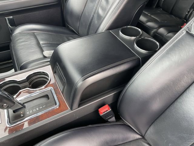 Used 2017 Lincoln Navigator Select image 21