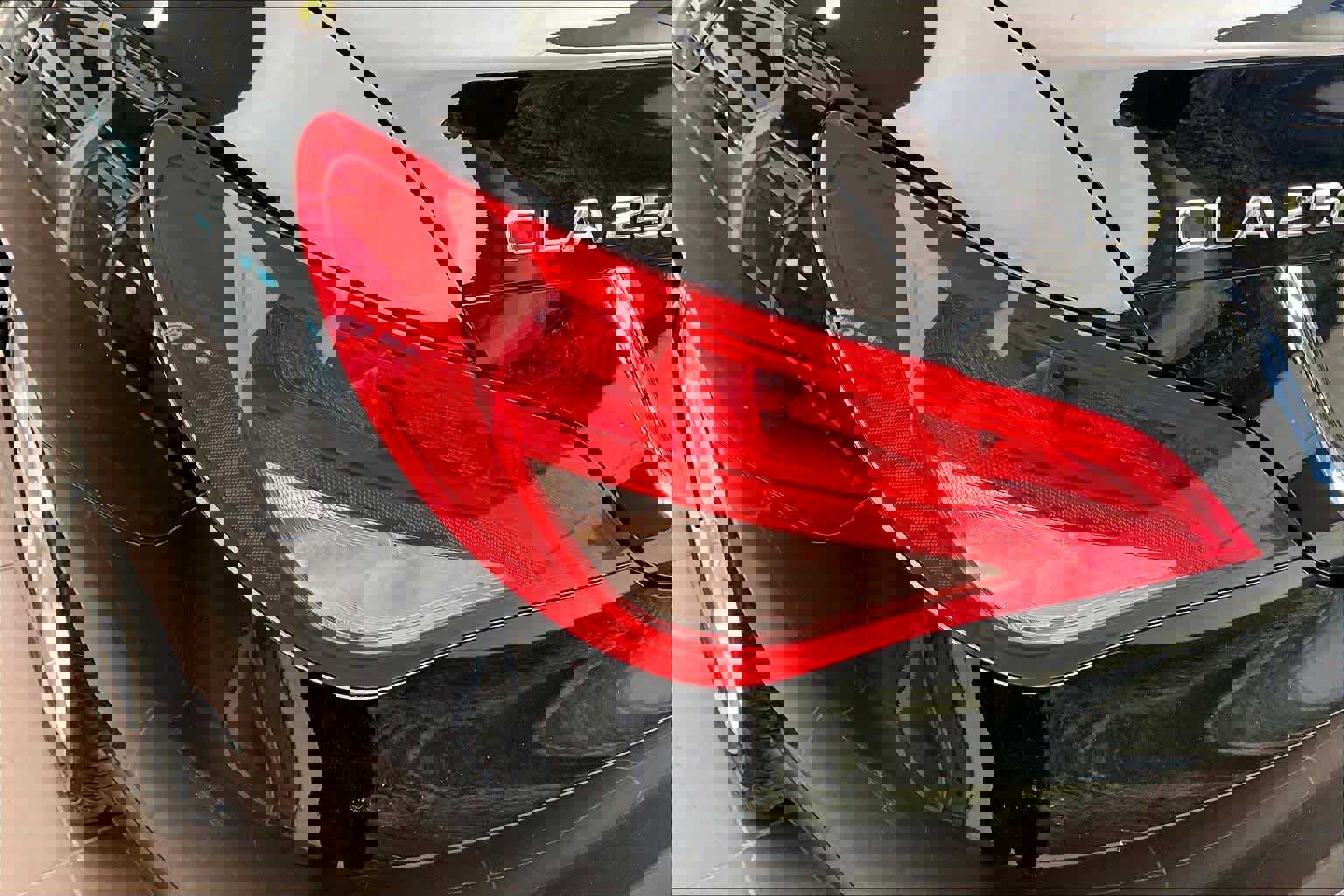 Used 2015 Mercedes-Benz CLA 250 image 26