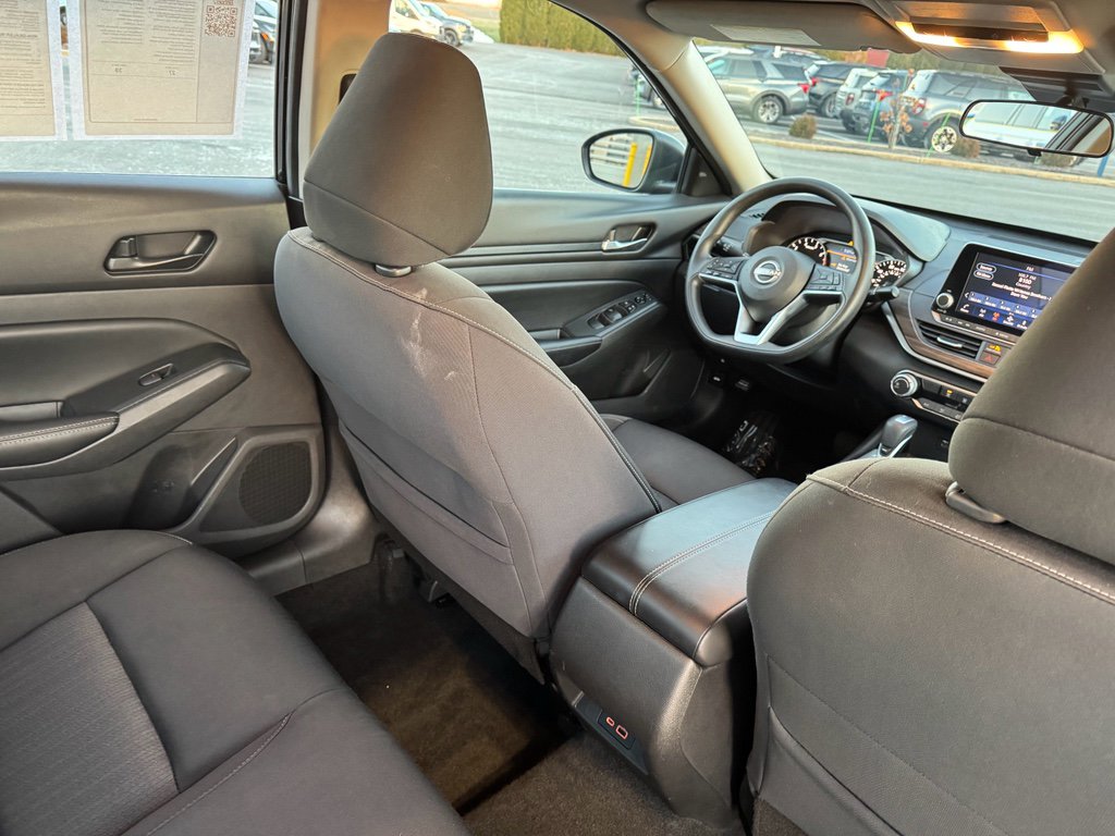 Used 2024 Nissan Altima 2.5 SV image 18