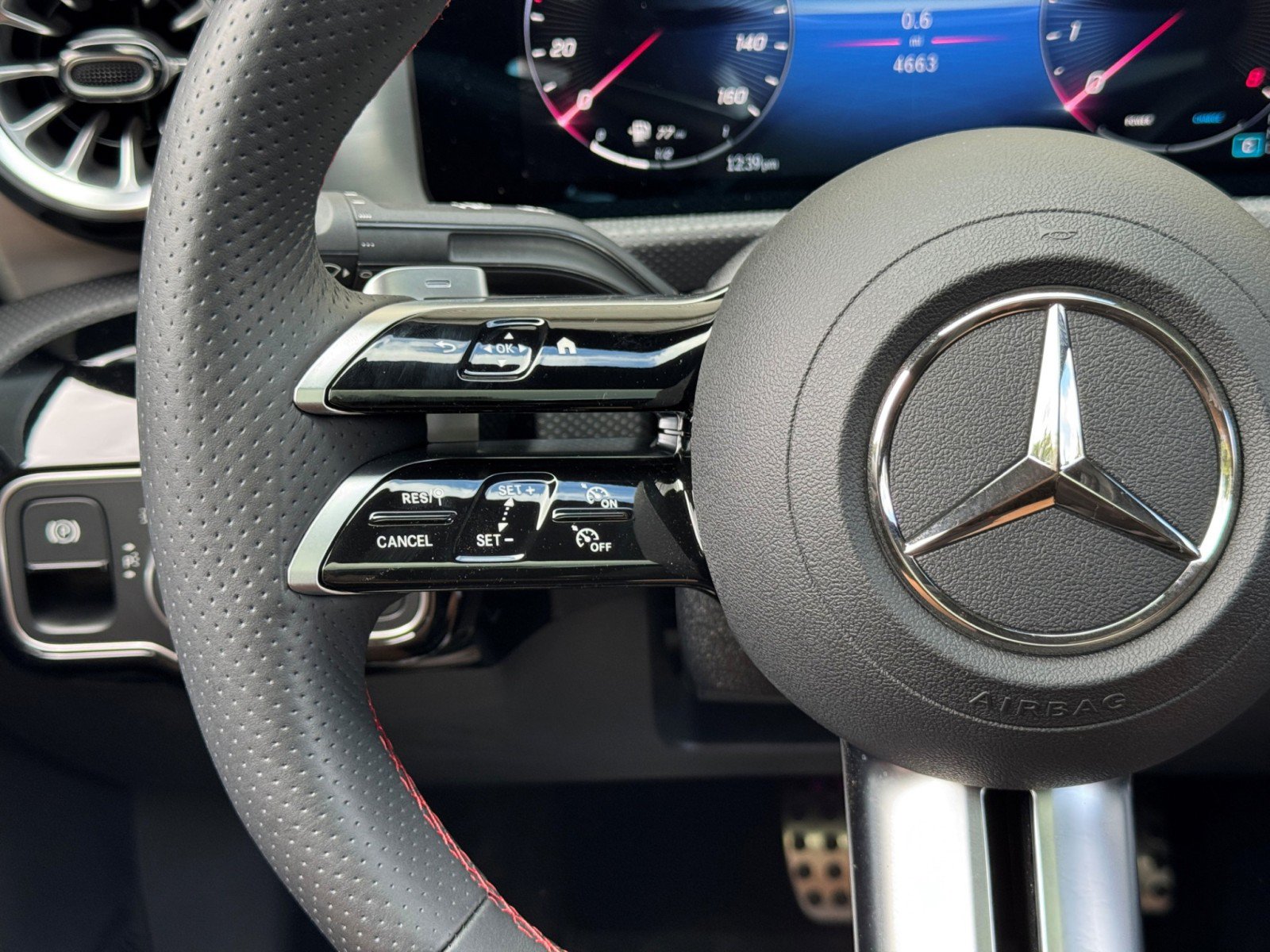 Used 2025 Mercedes-Benz CLA 250 image 21