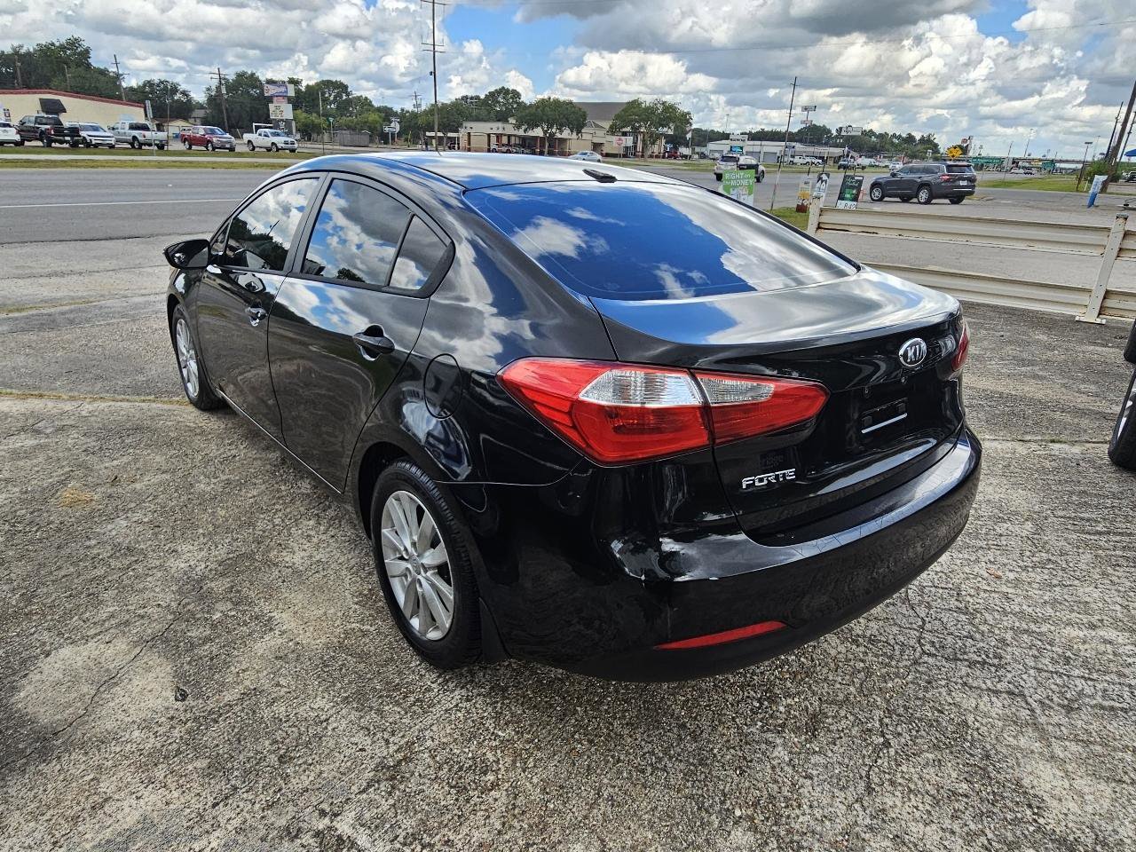 Used 2014 Kia Forte LX w/ Popular Package FWD image 7