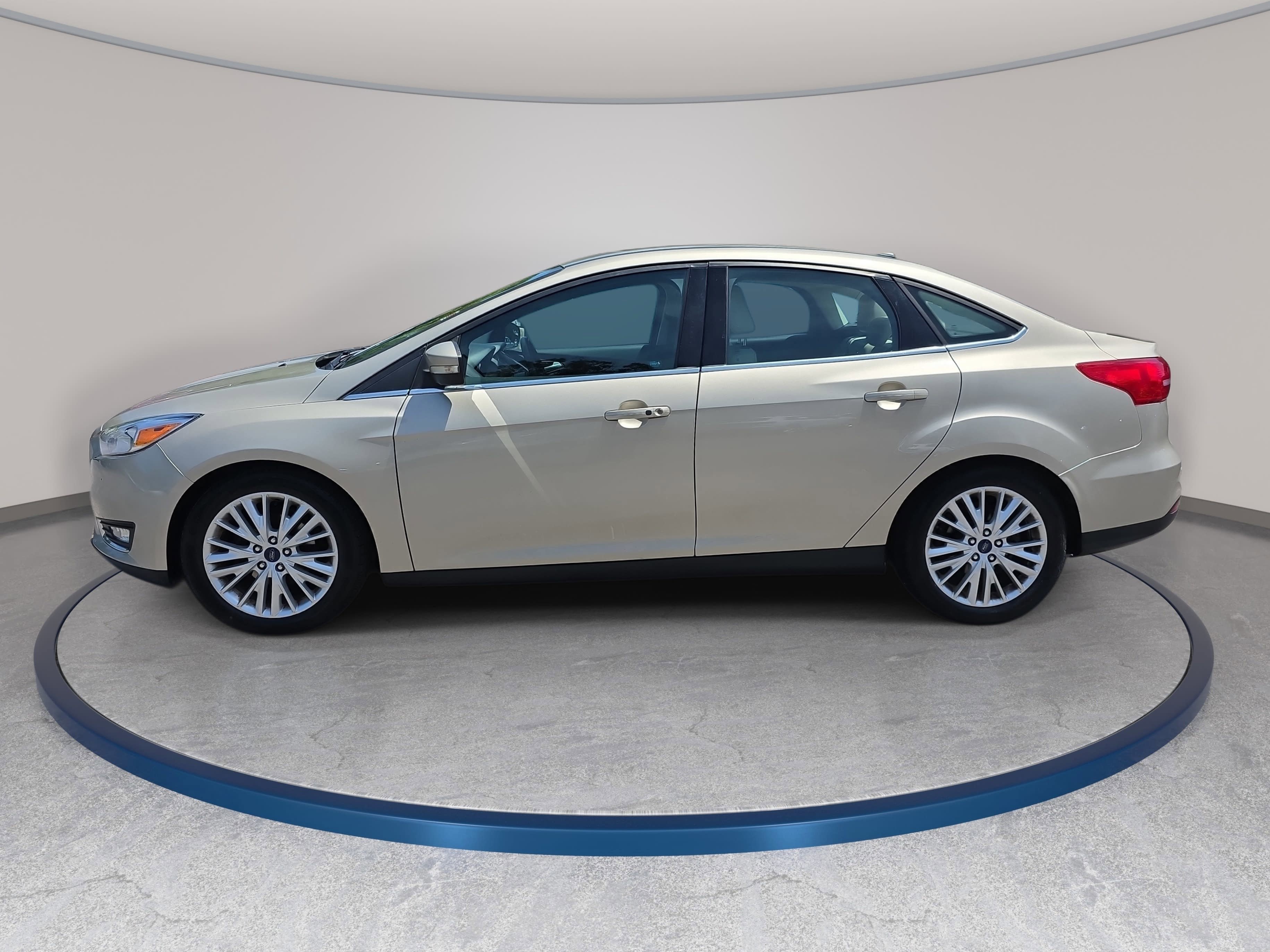 Used 2017 Ford Focus Titanium FWD image 8