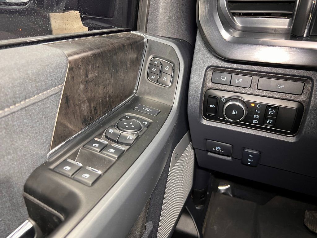 Used 2024 Ford F350 Lariat w/ Lariat Ultimate Package image 6