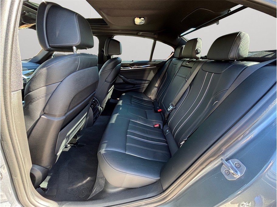 Used 2020 BMW M550i xDrive w/ Executive Package AWD/4WD image 42