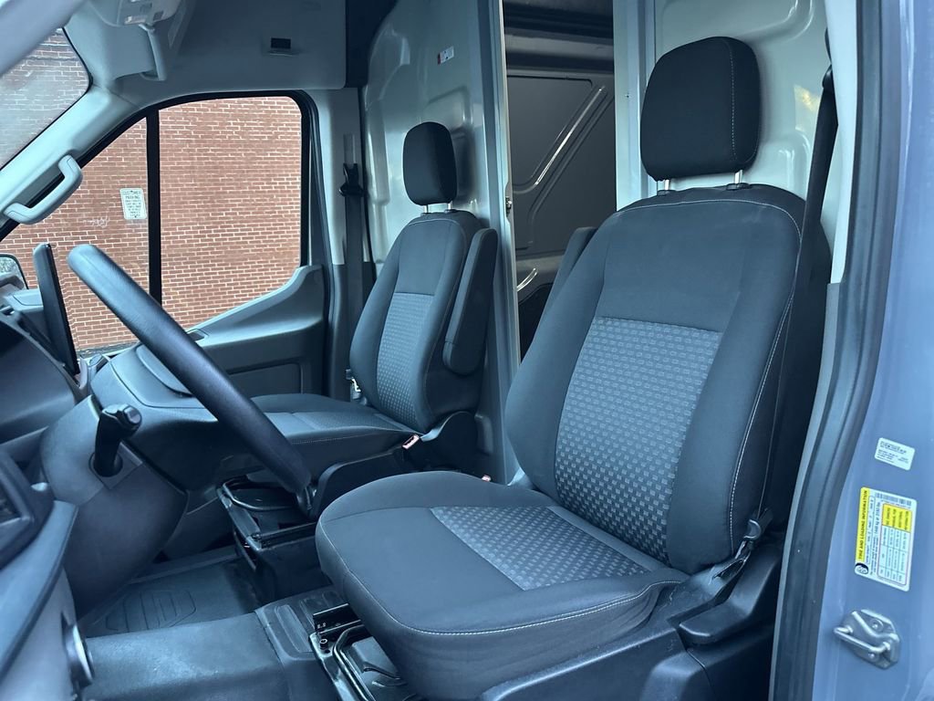 Used 2022 Ford E-Transit 148 High Roof Extended image 13