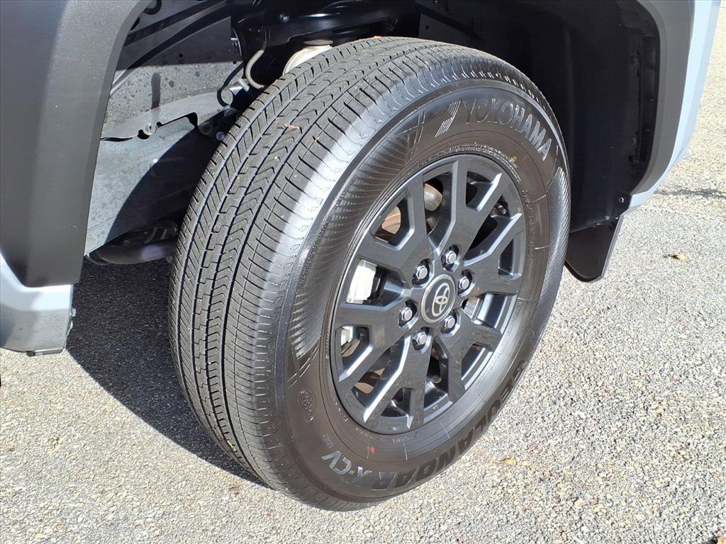 Used 2025 Toyota 4Runner SR5 image 6