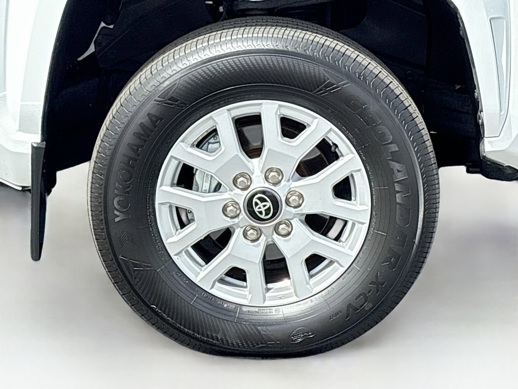 Certified 2024 Toyota Tacoma SR5 image 31