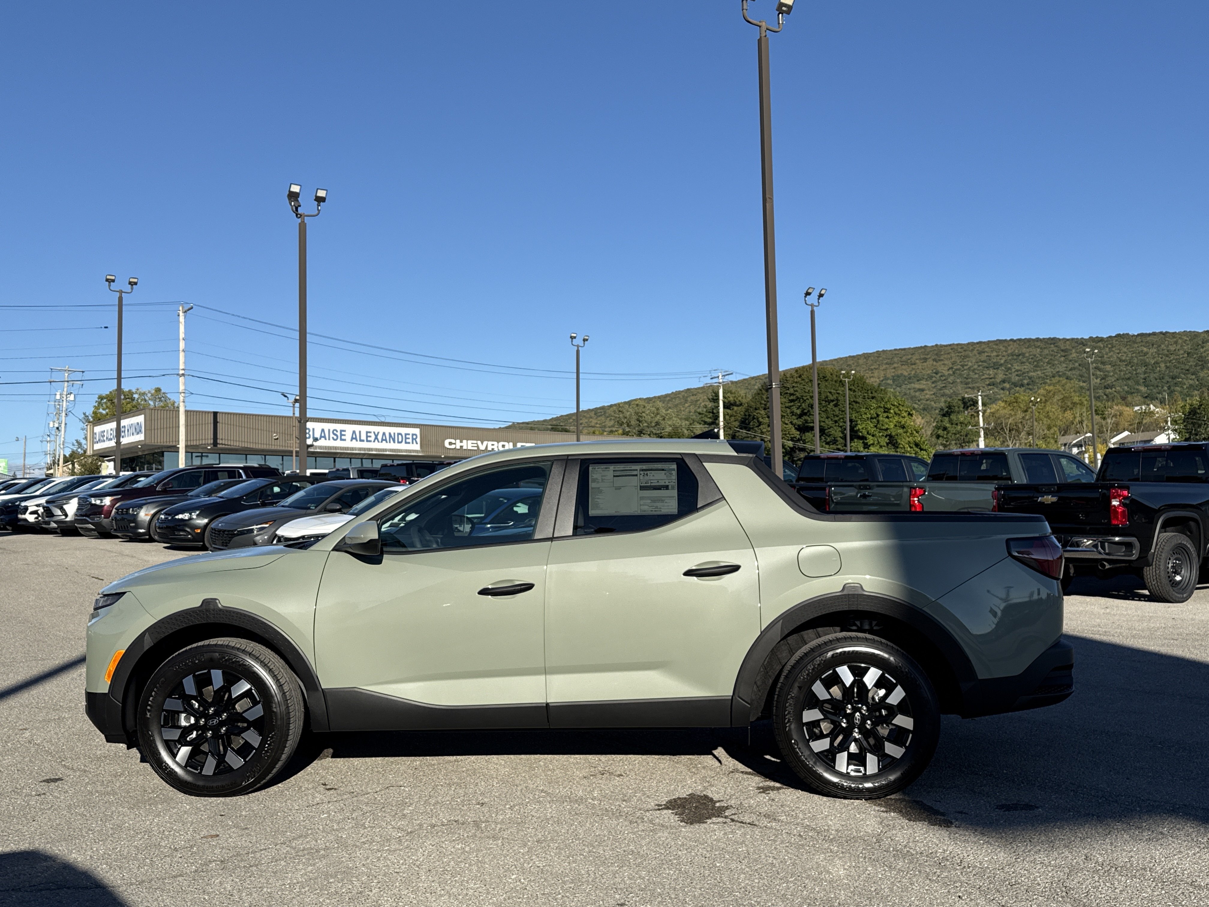 New 2027 Hyundai Santa Cruz SE AWD/4WD image 7