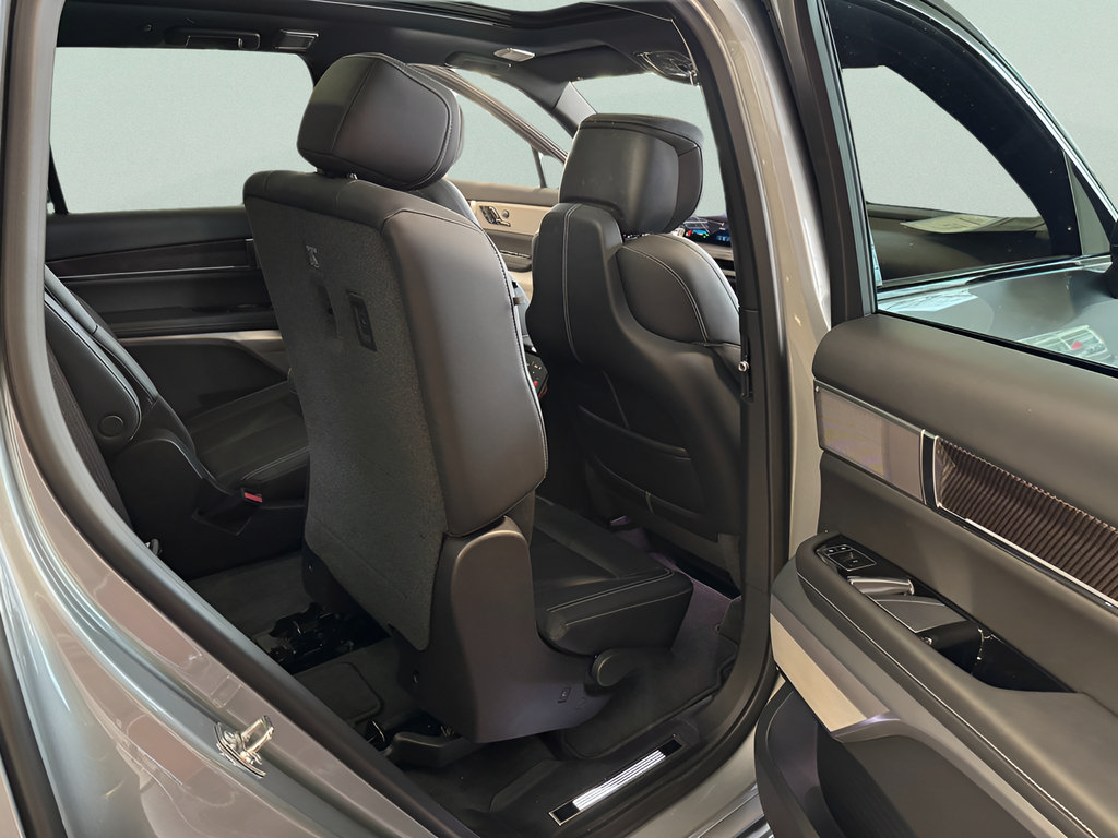 New 2026 Cadillac Vistiq Luxury AWD/4WD image 14