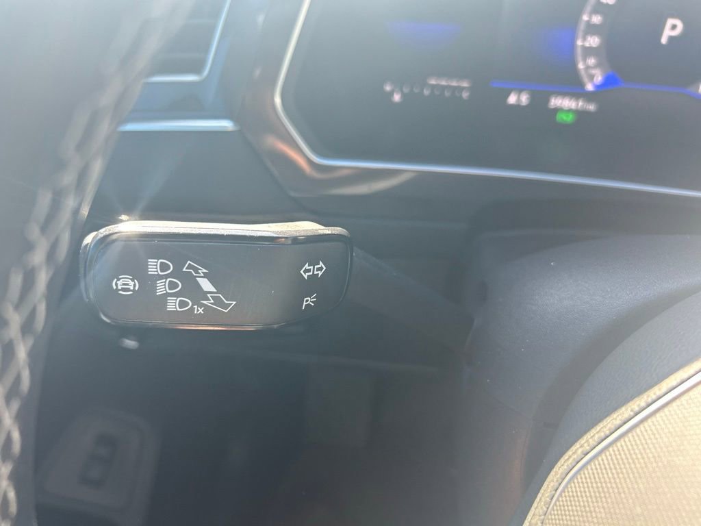 Used 2022 Volkswagen Tiguan SE image 24