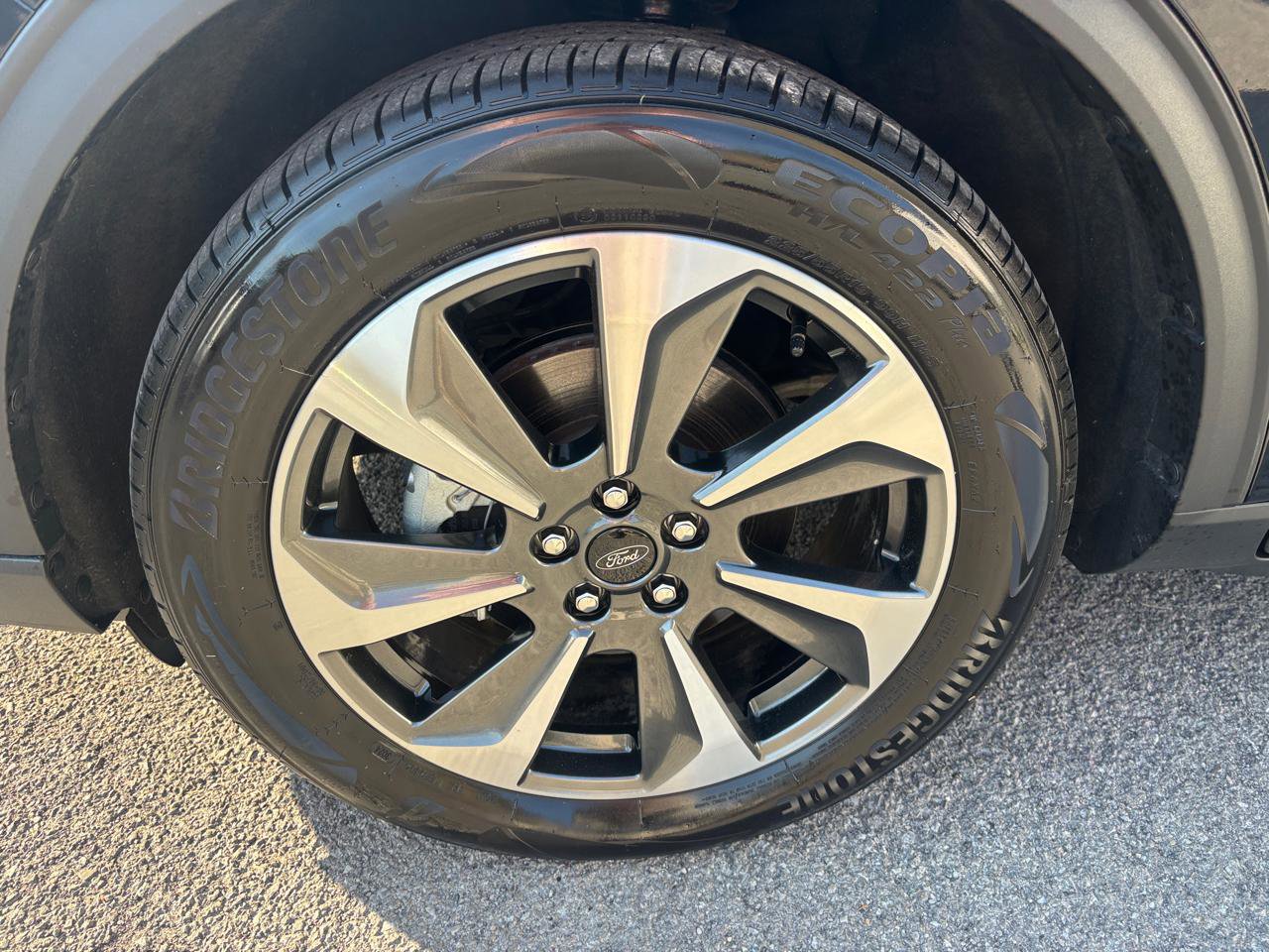 Used 2024 Ford Escape Platinum w/ Premium Technology Package image 9