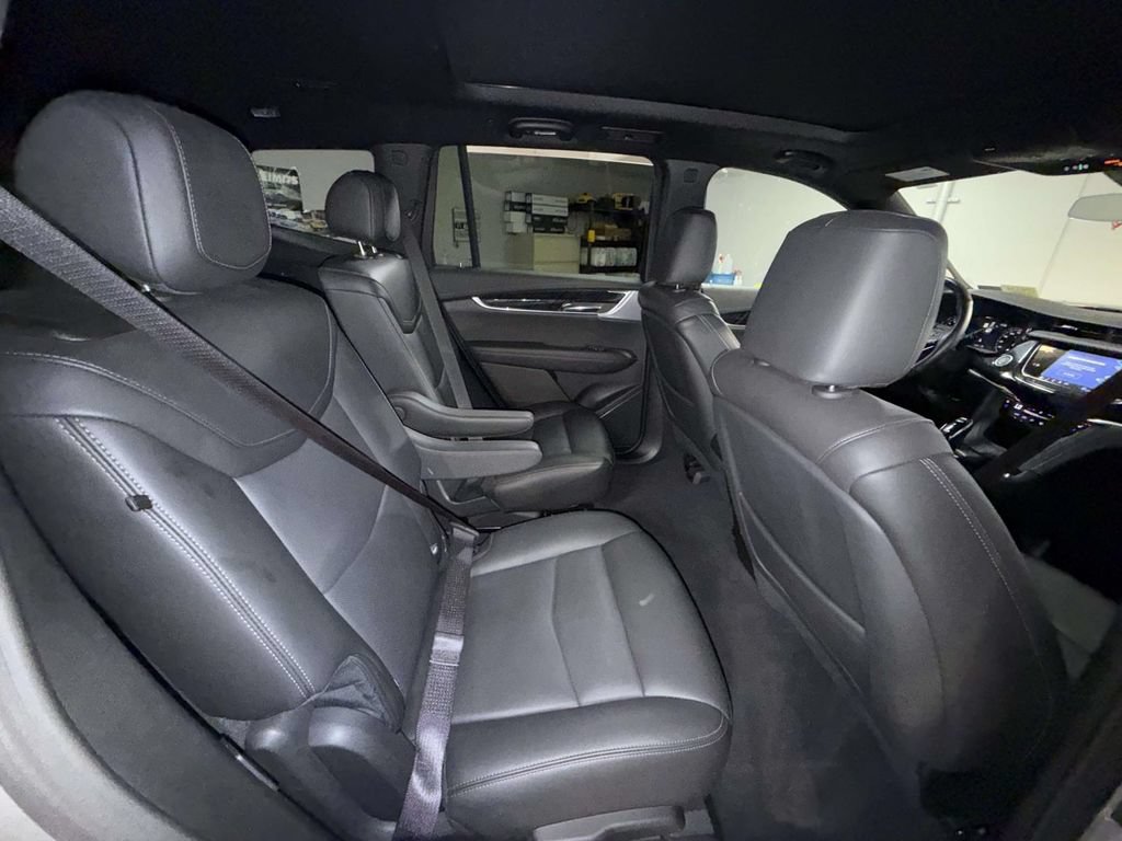 Used 2025 Cadillac XT6 Premium Luxury AWD/4WD image 16