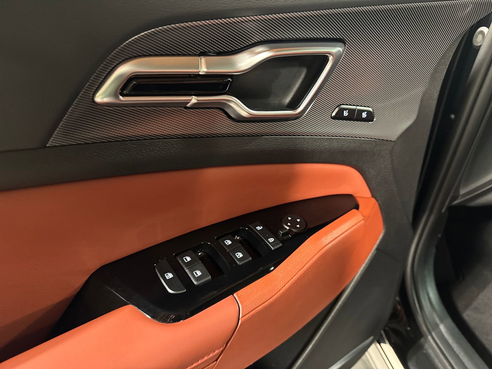 Certified 2024 Kia Sportage SX AWD/4WD image 16