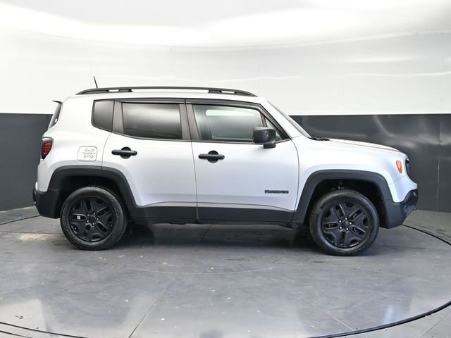 Used 2019 Jeep Renegade Sport image 4