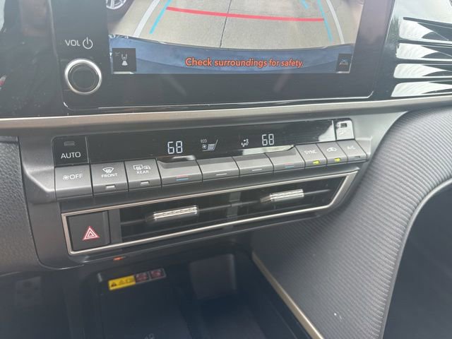 Used 2025 Toyota Camry SE FWD image 11