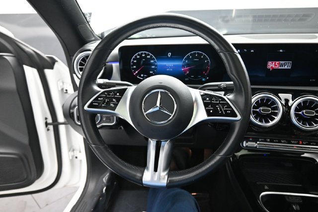 Used 2025 Mercedes-Benz CLA 250 image 12
