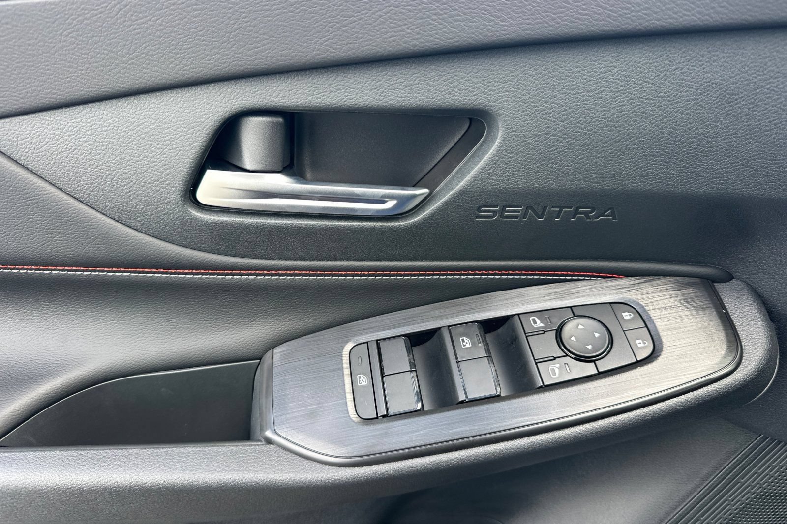 New 2026 Nissan Sentra SR w/ Floor Mat Package FWD image 8