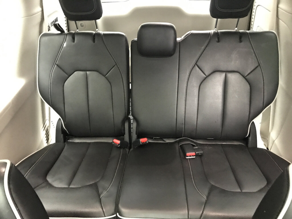 Used 2024 Chrysler Pacifica Limited w/ Uconnect Theater Family Group image 14