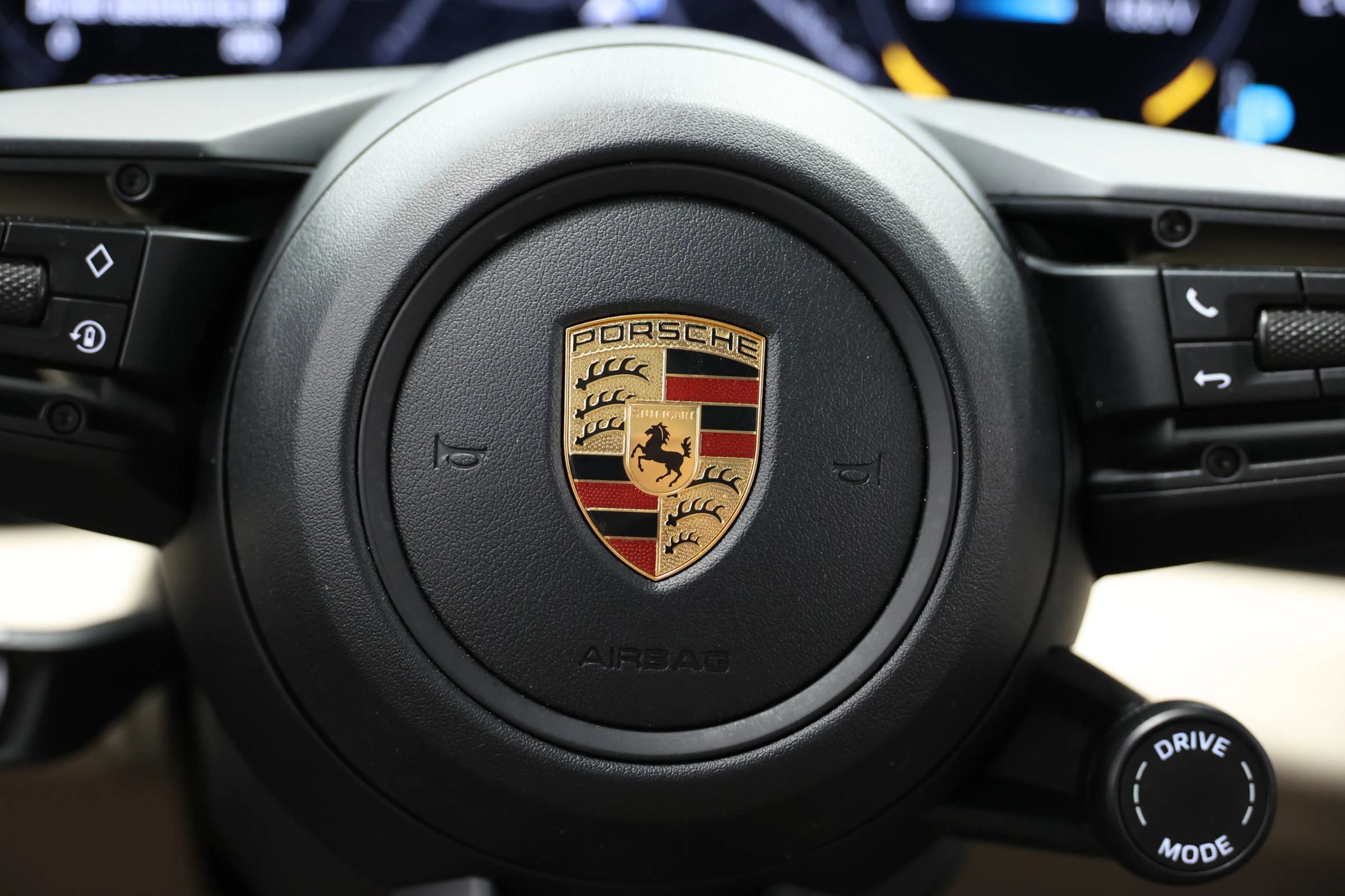 Used 2022 Porsche Taycan 4 Cross Turismo w/ Technology Package AWD/4WD image 25