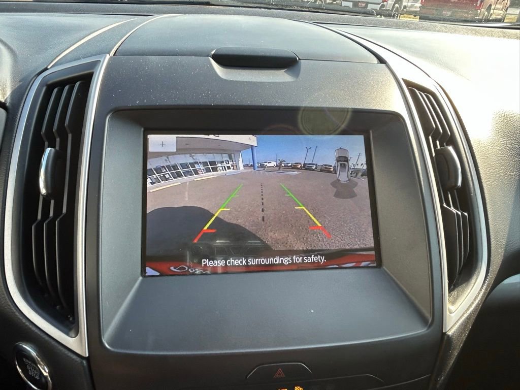 Used 2019 Ford Edge SEL image 16