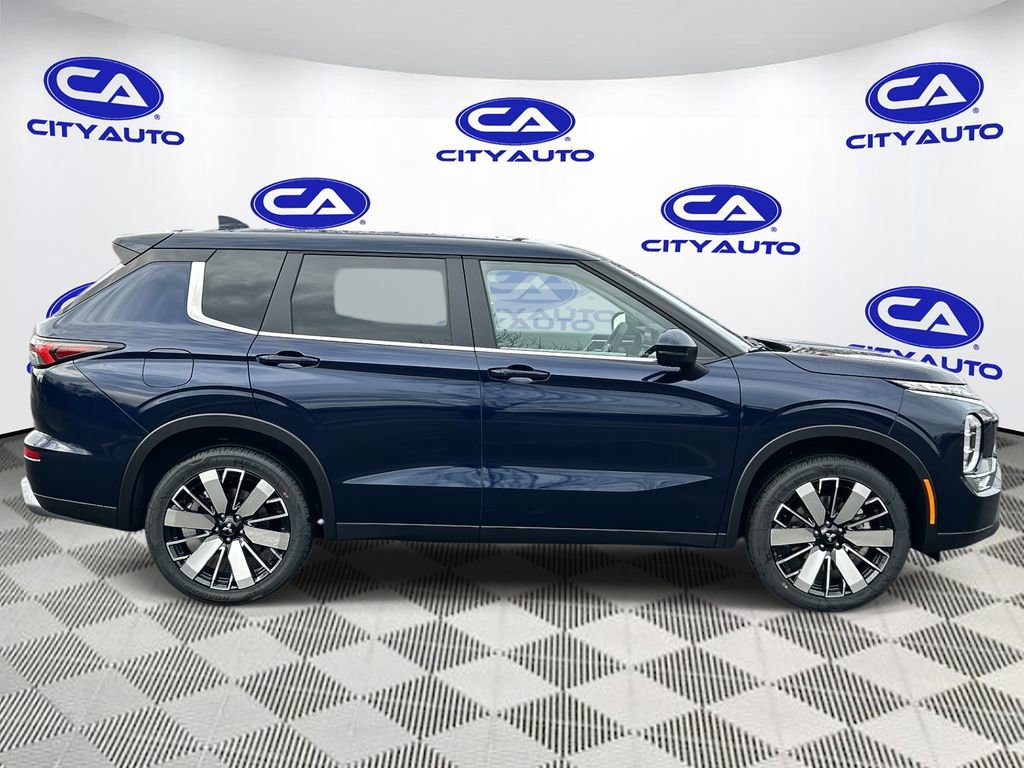 New 2026 Mitsubishi Outlander SE FWD image 2