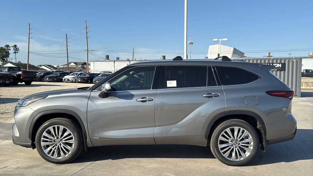 New 2025 Toyota Highlander Platinum video 2