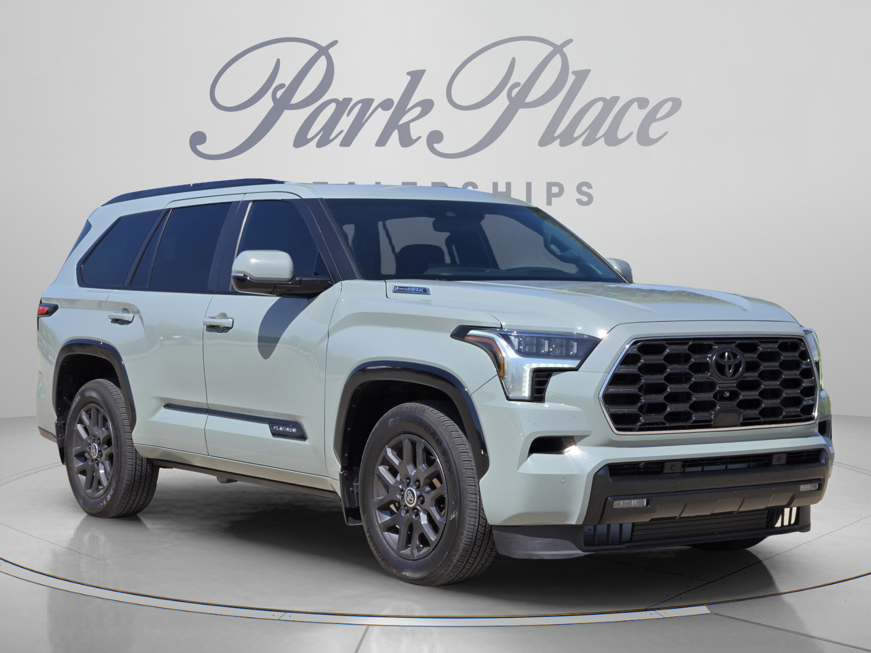 Used 2024 Toyota Sequoia Platinum AWD/4WD image 7