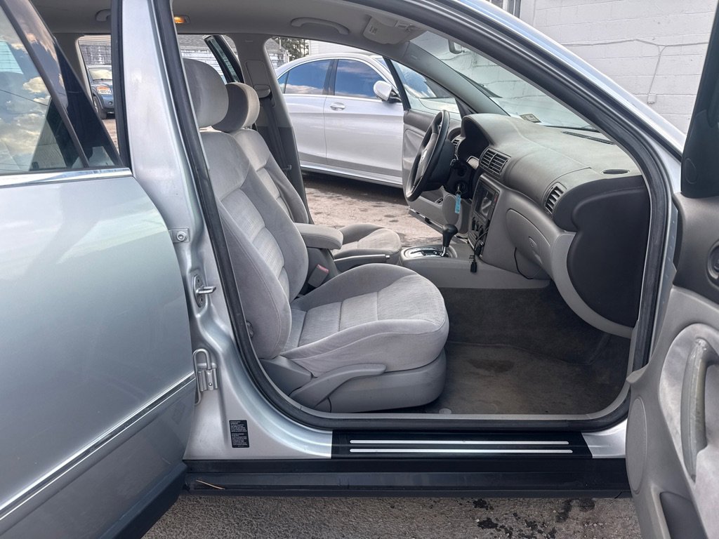 Used 2002 Volkswagen Passat GLS image 11