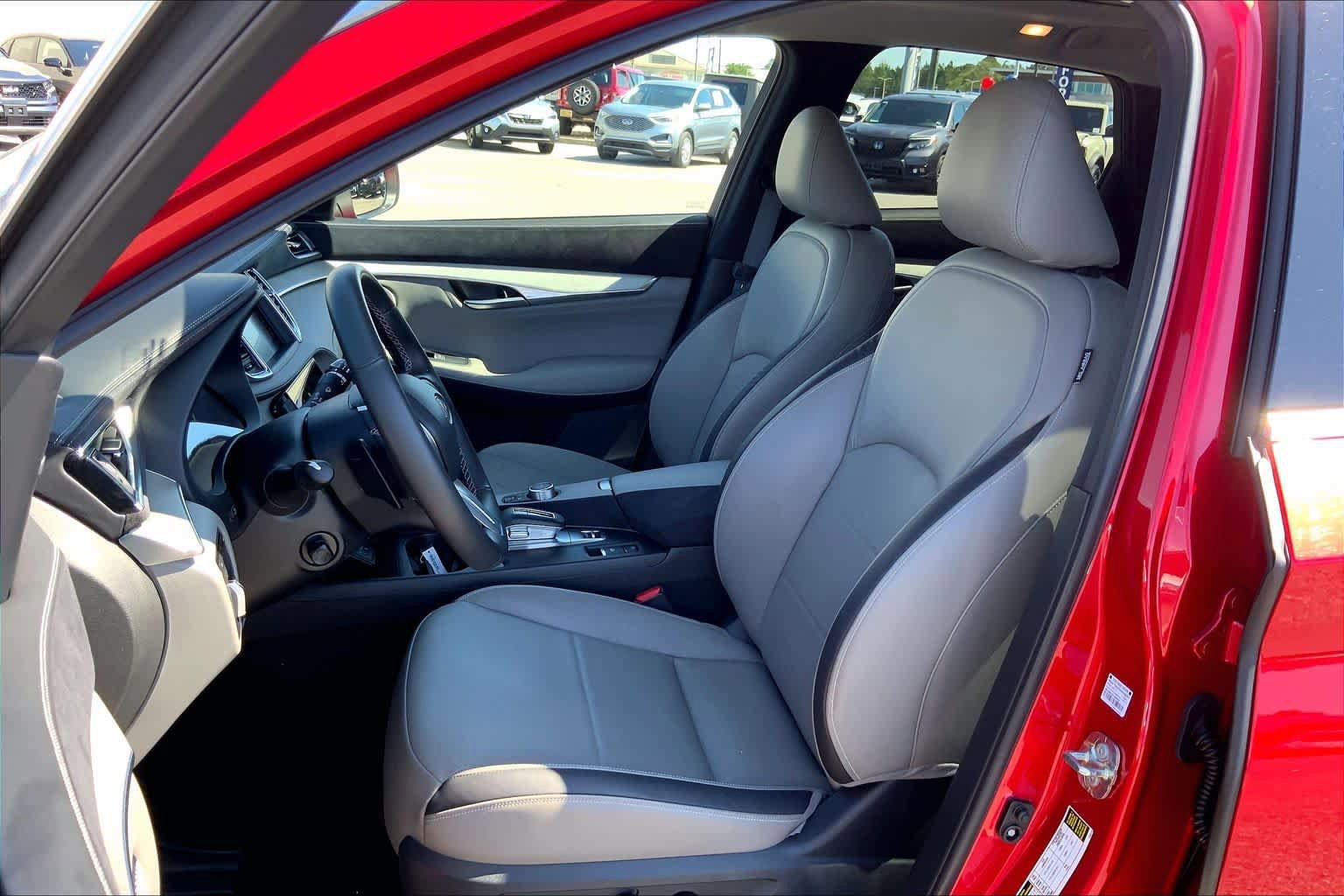 Used 2024 INFINITI QX50 Sensory w/ Accent Package AWD/4WD image 8