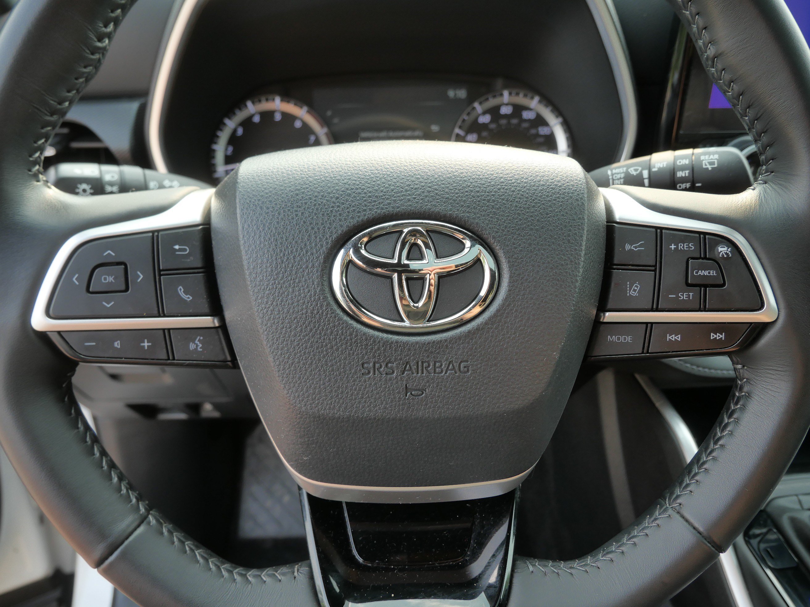 Certified 2024 Toyota Highlander XSE AWD/4WD image 25