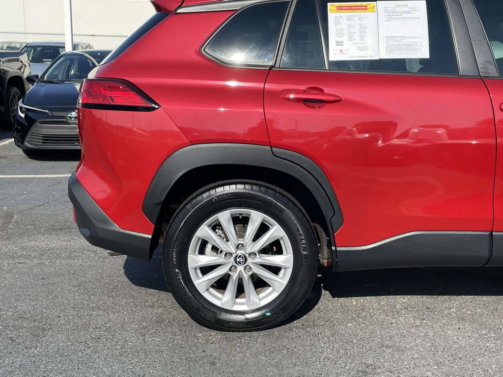 Used 2022 Toyota Corolla Cross LE AWD/4WD image 9