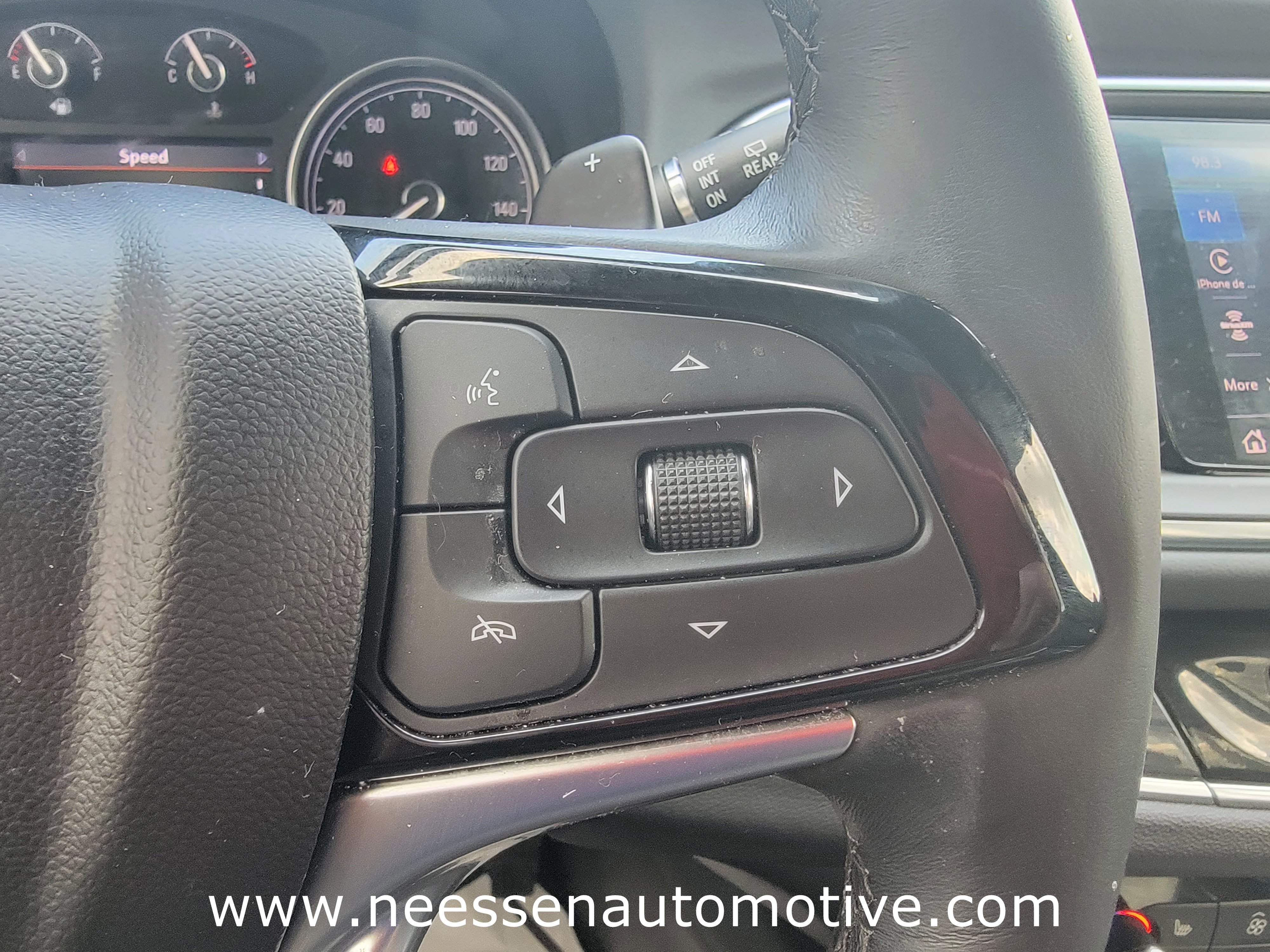Used 2023 Buick Enclave Essence image 22