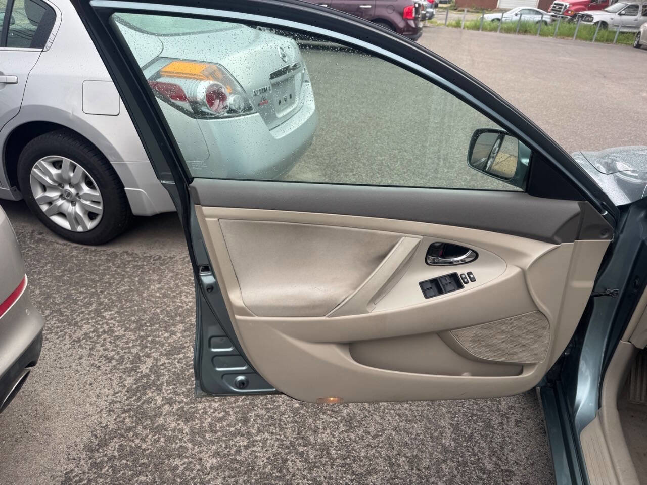 Used 2009 Toyota Camry SE FWD image 7