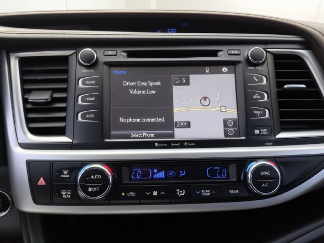Used 2017 Toyota Highlander XLE AWD/4WD image 21