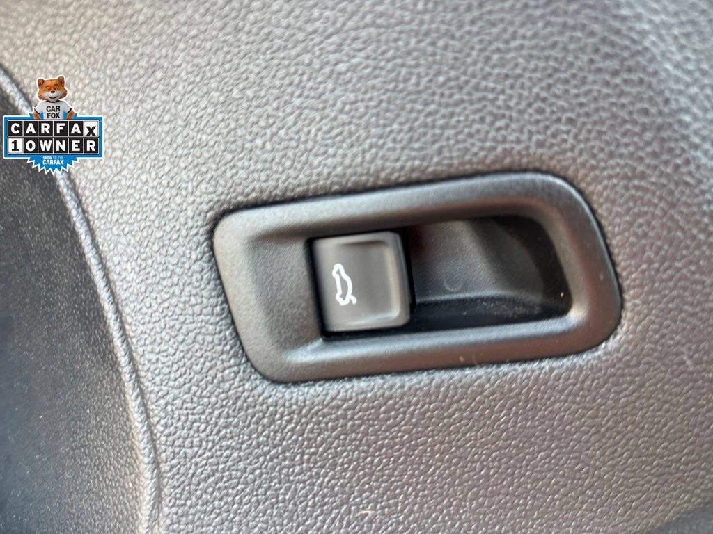 Used 2025 Volkswagen Atlas Cross Sport SE AWD/4WD image 19