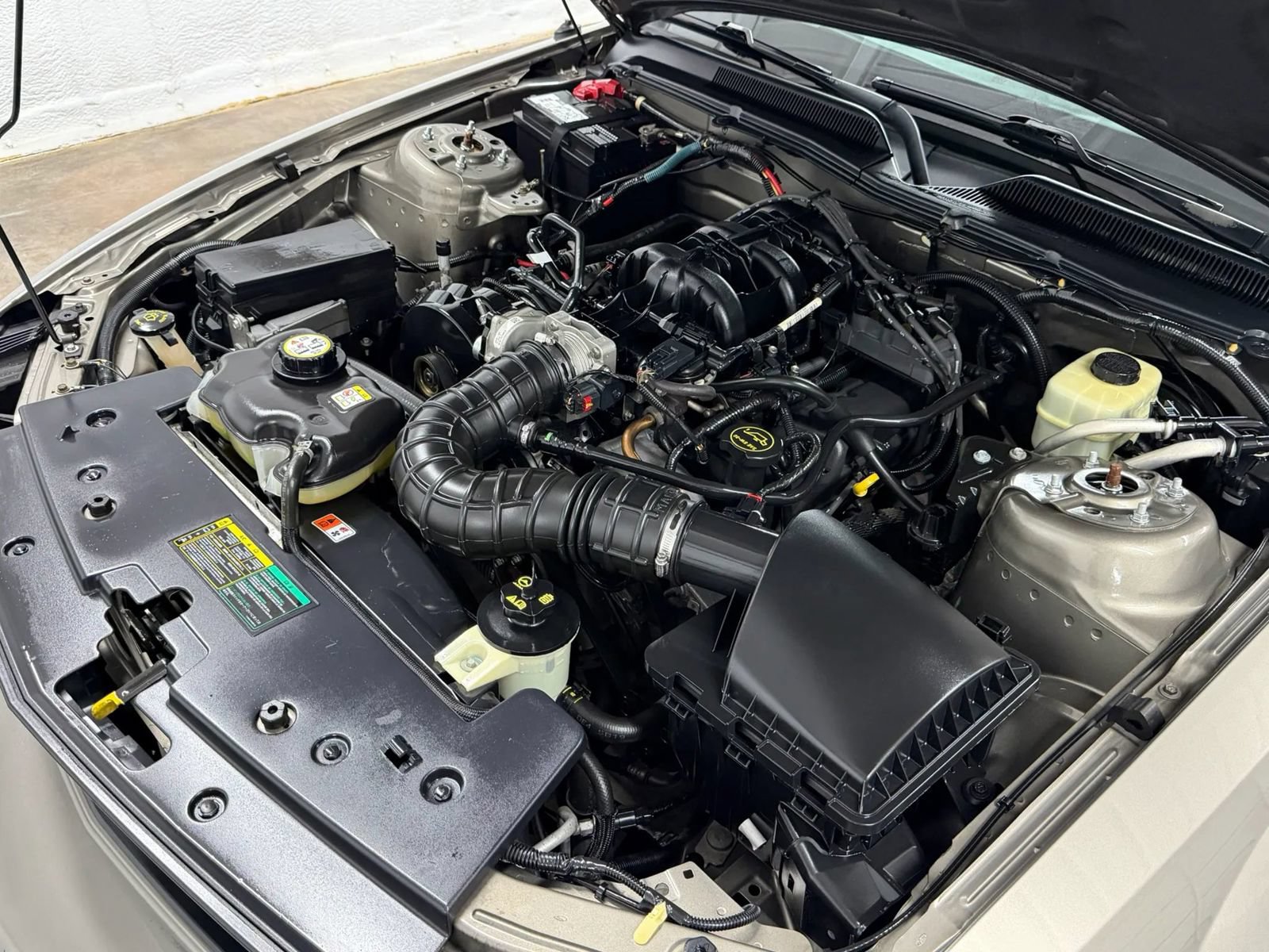 Used 2005 Ford Mustang Premium RWD image 13