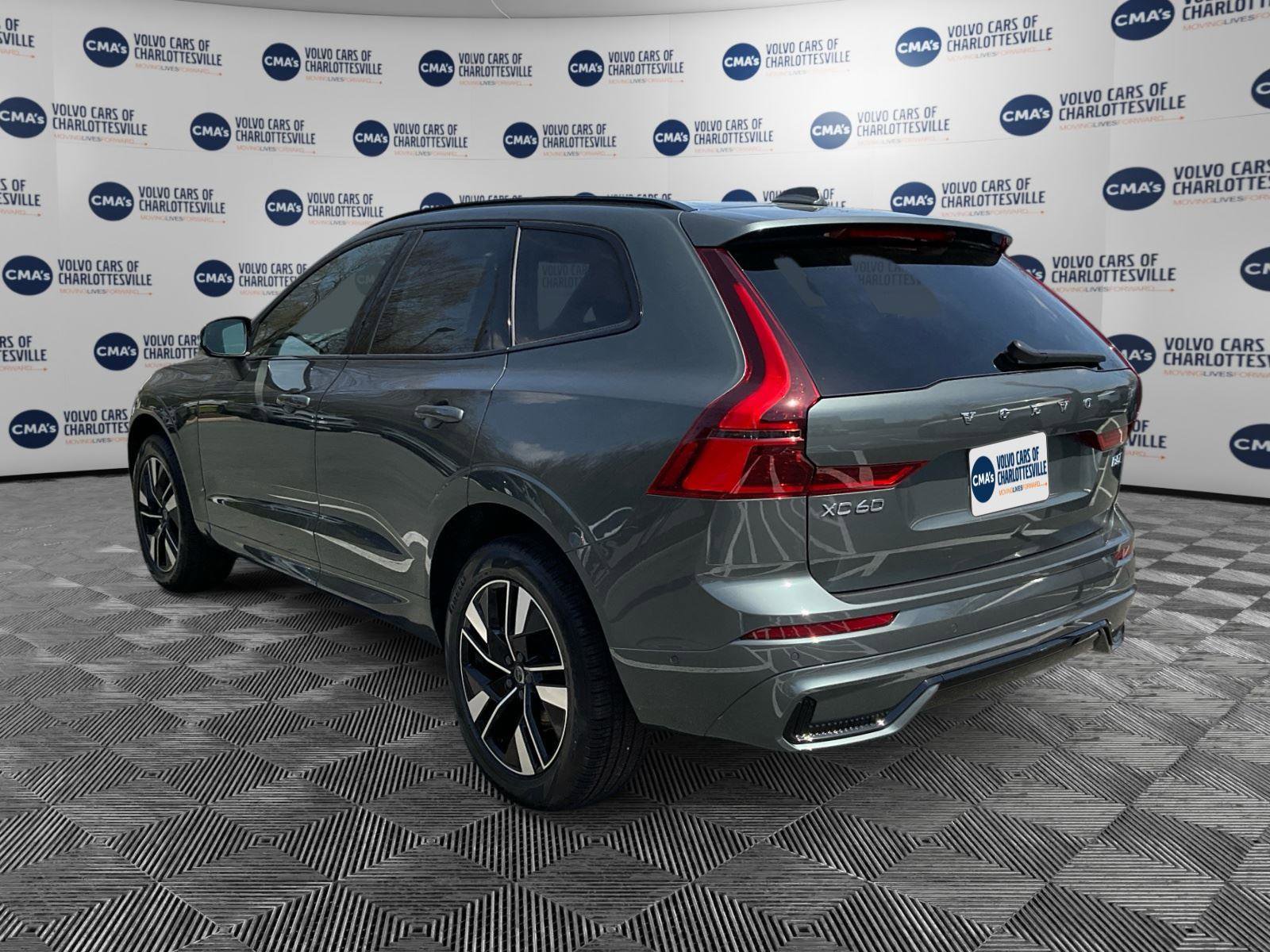 New 2026 Volvo XC60 B5 Plus w/ Climate Package AWD/4WD image 3