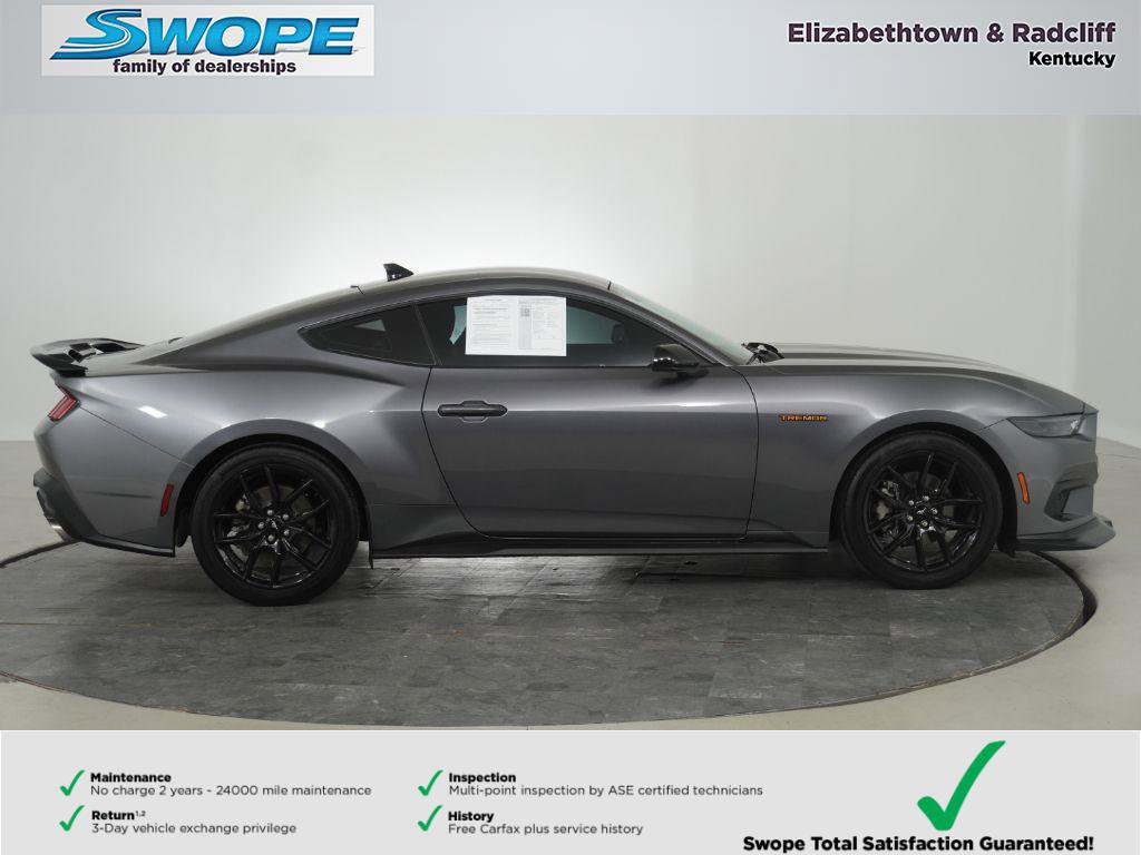 Used 2024 Ford Mustang Coupe RWD image 2