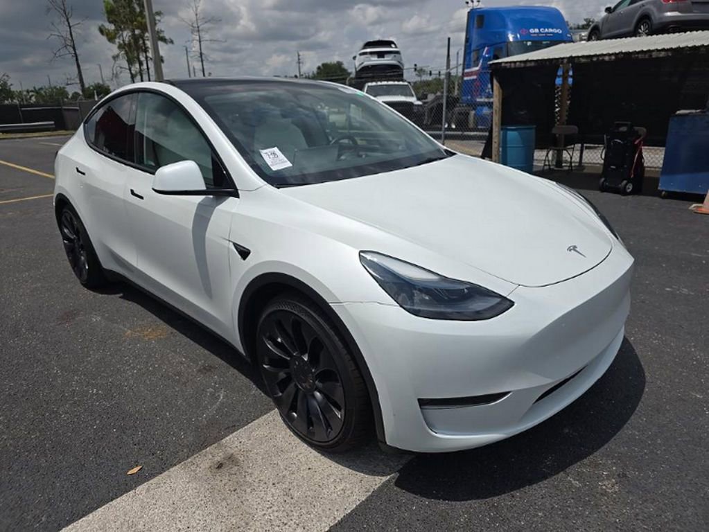 Used 2023 Tesla Model Y Performance AWD/4WD image 3