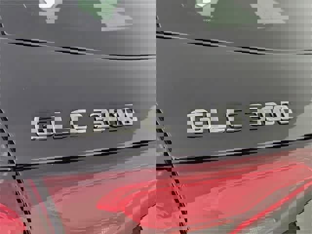 Used 2025 Mercedes-Benz GLC 300 4MATIC image 94