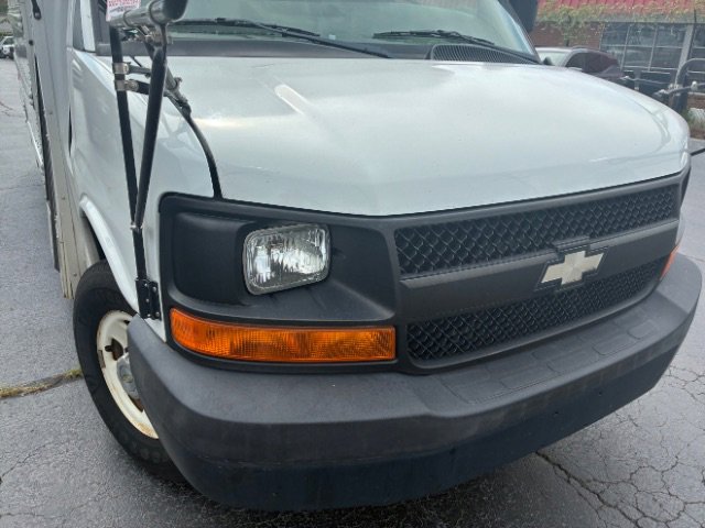 Used 2007 Chevrolet Express 3500 image 2