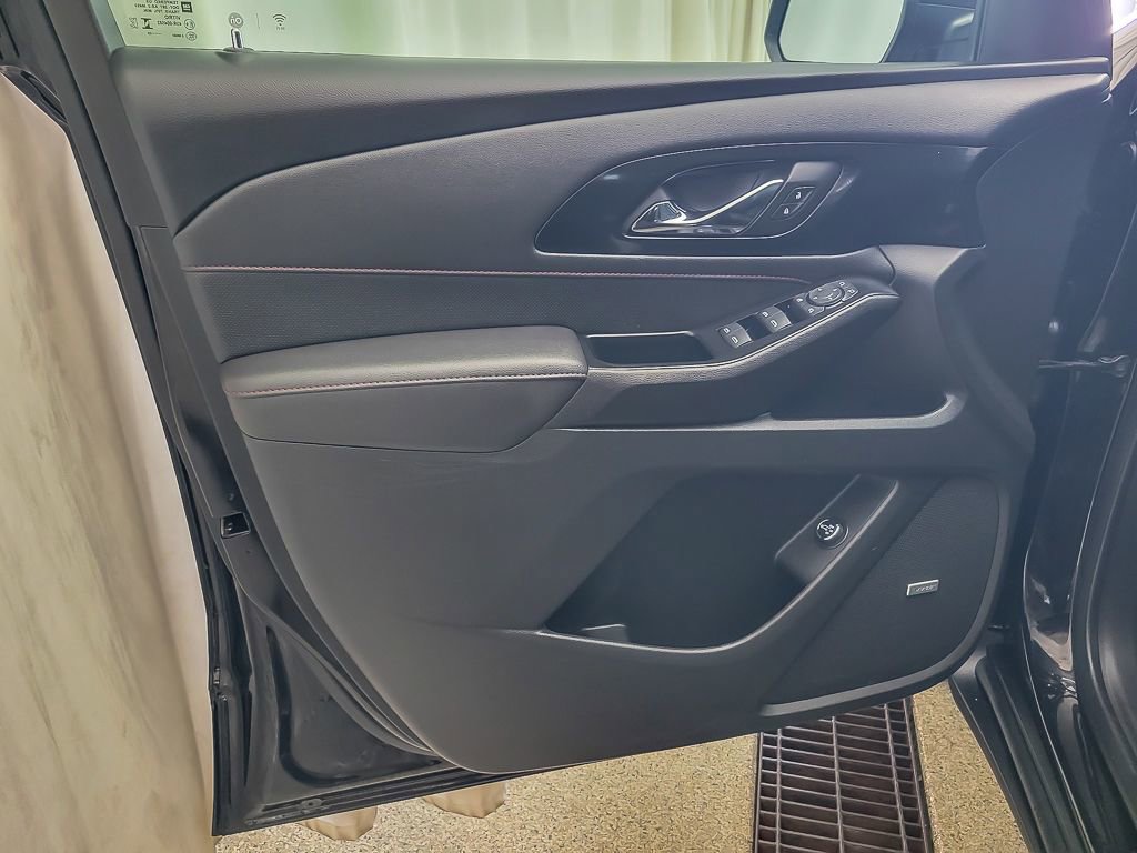 Certified 2023 Chevrolet Traverse RS image 18