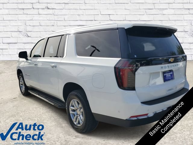 Used 2025 Chevrolet Suburban LS RWD image 2