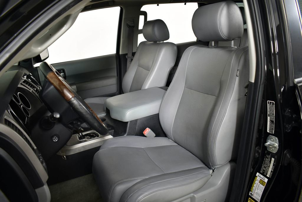 Used 2010 Toyota Sequoia Platinum image 9