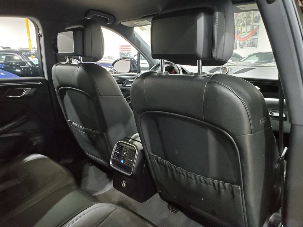 Used 2018 Porsche Macan AWD/4WD image 21