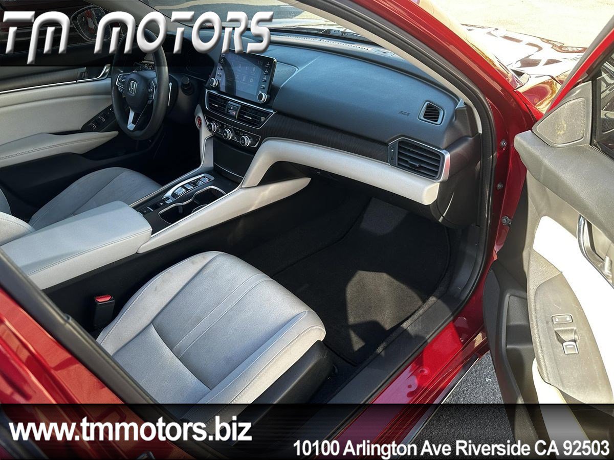 Used 2018 Honda Accord EX image 11