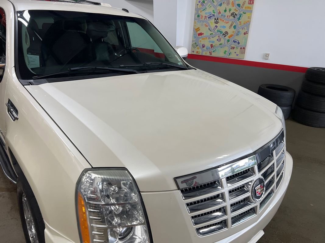 Used 2007 Cadillac Escalade AWD w/ Climate Package image 58