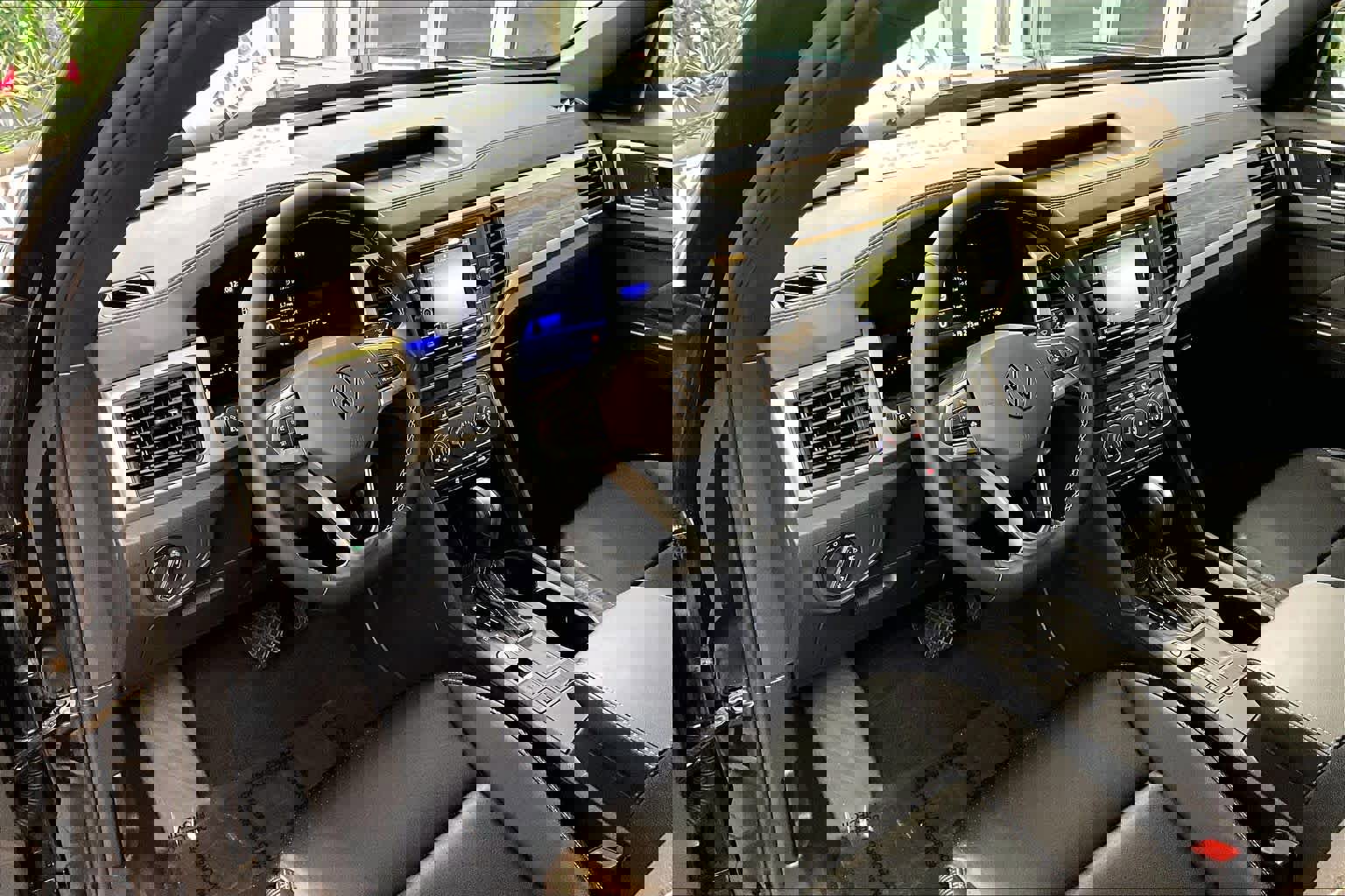 Used 2023 Volkswagen Atlas Cross Sport SE image 17