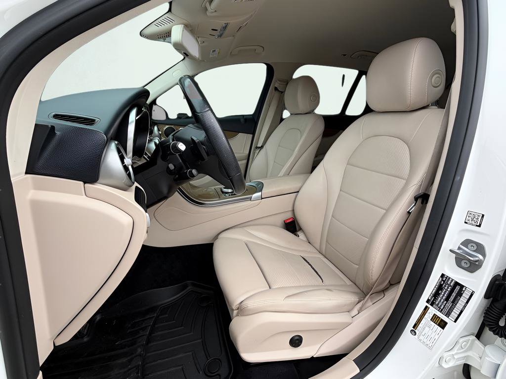 Used 2018 Mercedes-Benz GLC 350e 4MATIC image 19
