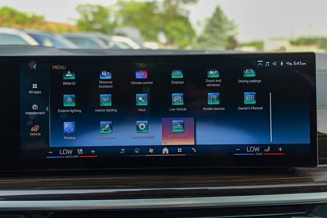 Used 2024 BMW X6 xDrive40i w/ Premium Package image 65